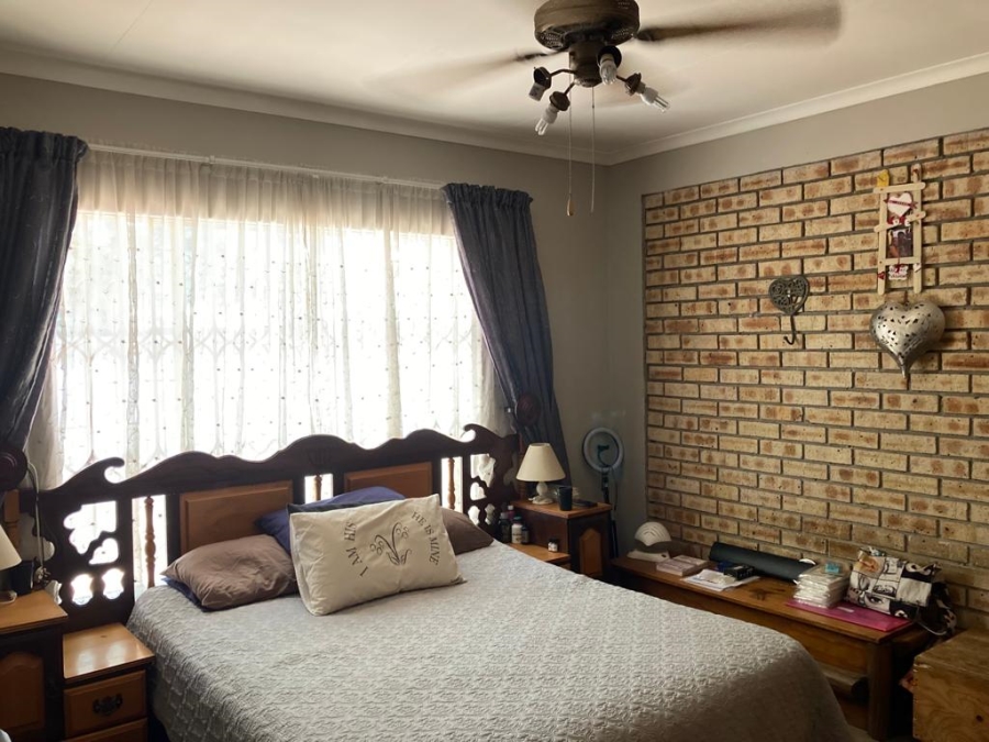 3 Bedroom Property for Sale in Oos Einde North West